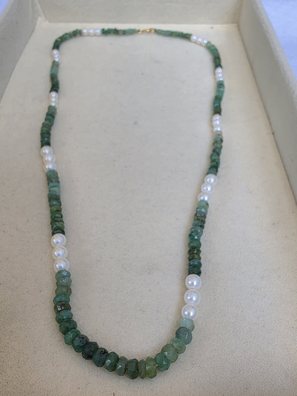 18": Green Gemstone & Freshwater Pearl Necklace • 14K Clasp • 10.86g